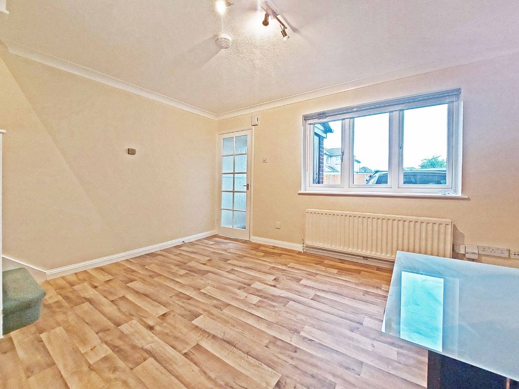 Property photo 3 of 10 5303122