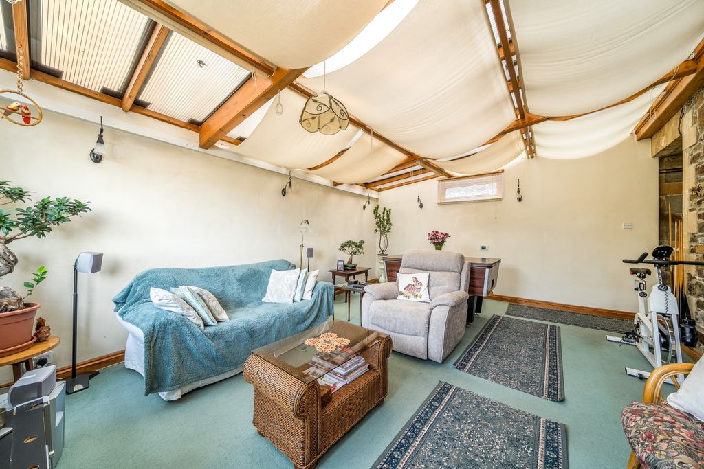 Property photo 2 of 19 1361235-12-68Dd3A7Db7611