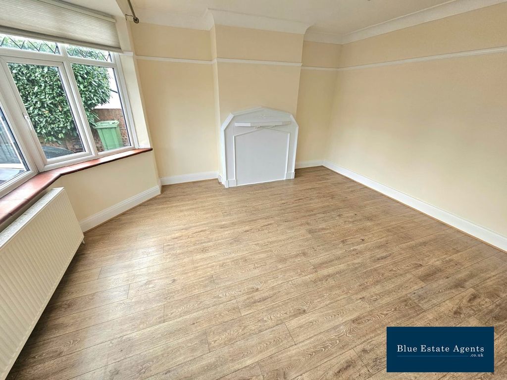 Property photo 3 of 16 Front Reception Room