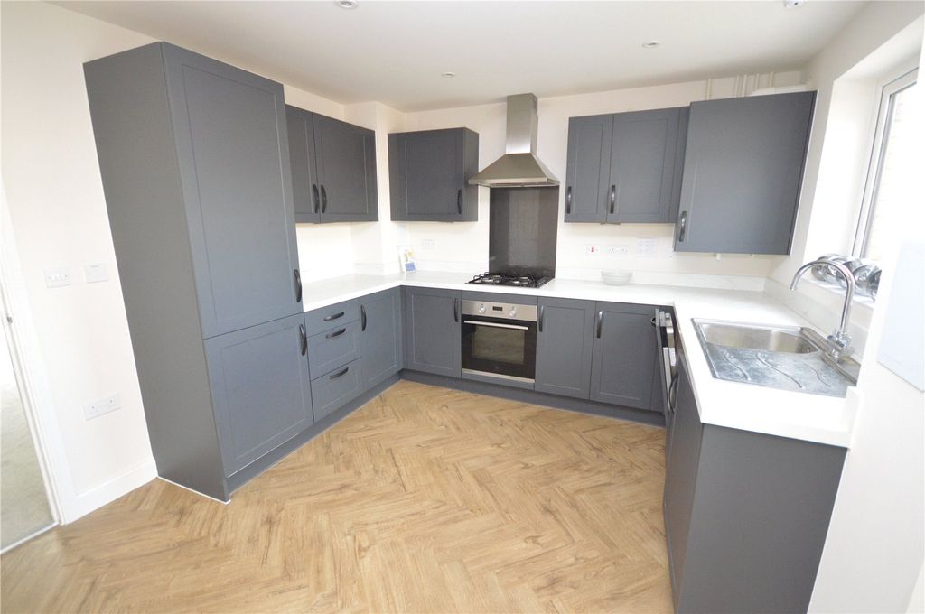 Property photo 2 of 13 Picture No. 17