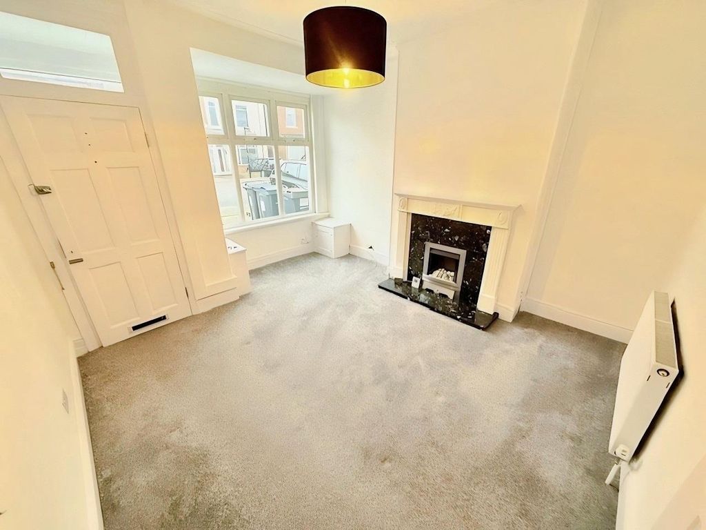 Property photo 2 of 17 d9Ff046A-2.Jpg