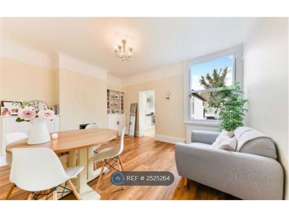 Property photo 3 of 10 Diner/ Living Room
