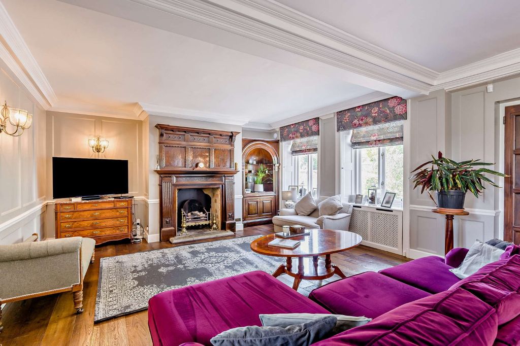 Property photo 3 of 32 Sitting Room