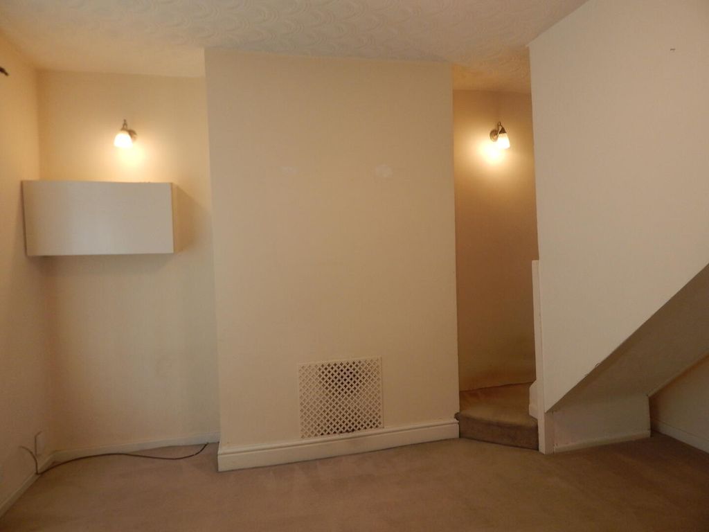 Property photo 2 of 13 Hallway