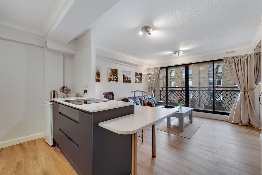 Property photo 1 of 14 05-d52Djus02422-Medium.Jpg