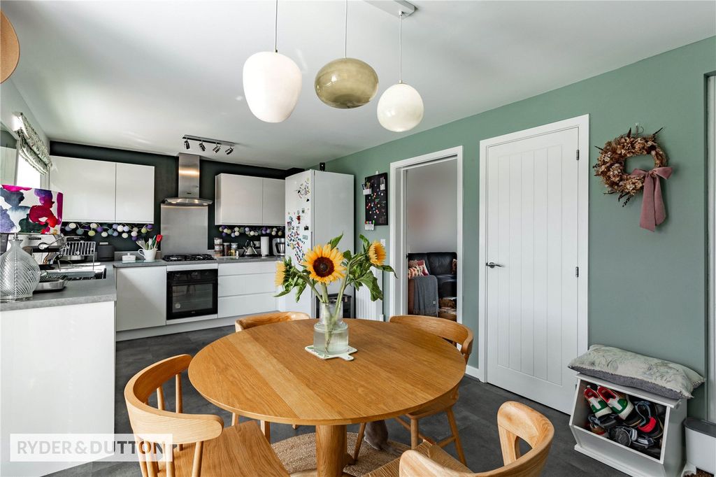 Property photo 3 of 13 Kitchen Diner