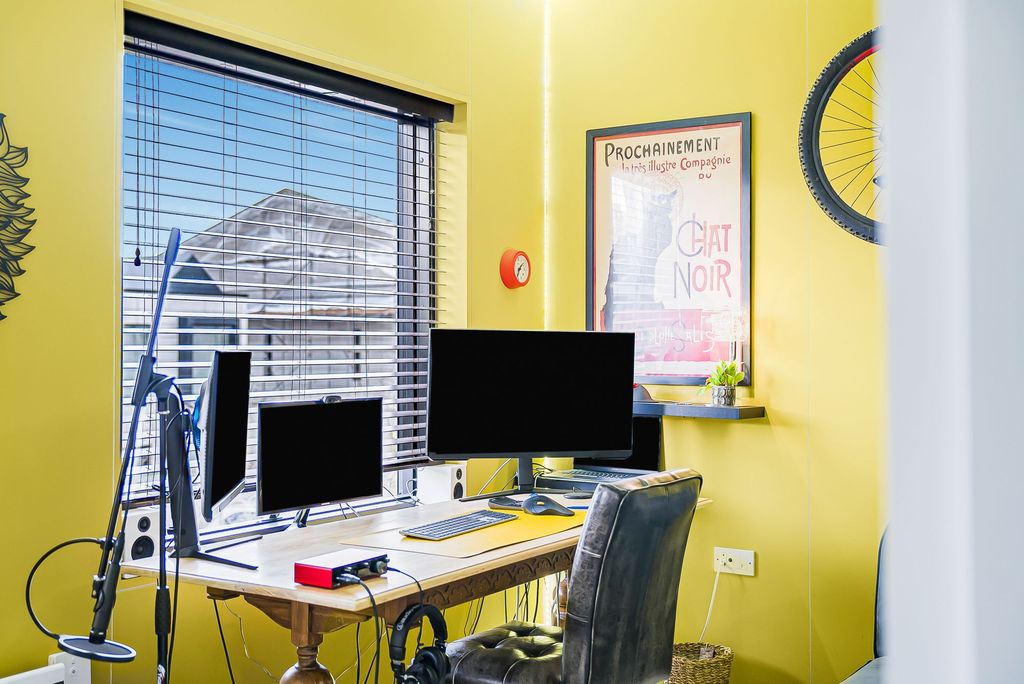 Property photo 3 of 47