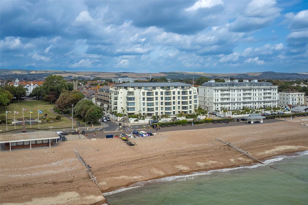 Property photo 2 of 21 External