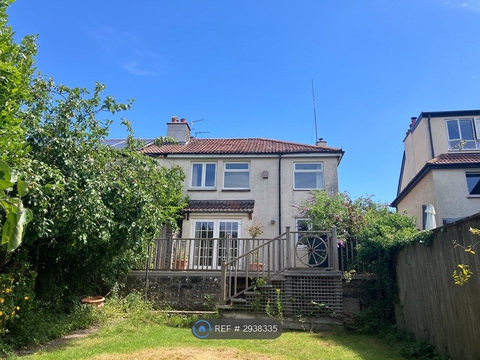 Property photo 2 of 11