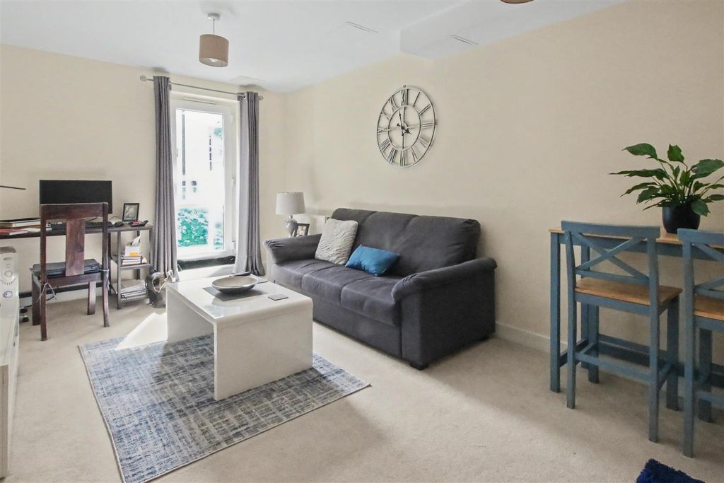 Property photo 3 of 8 Sr.Jpg