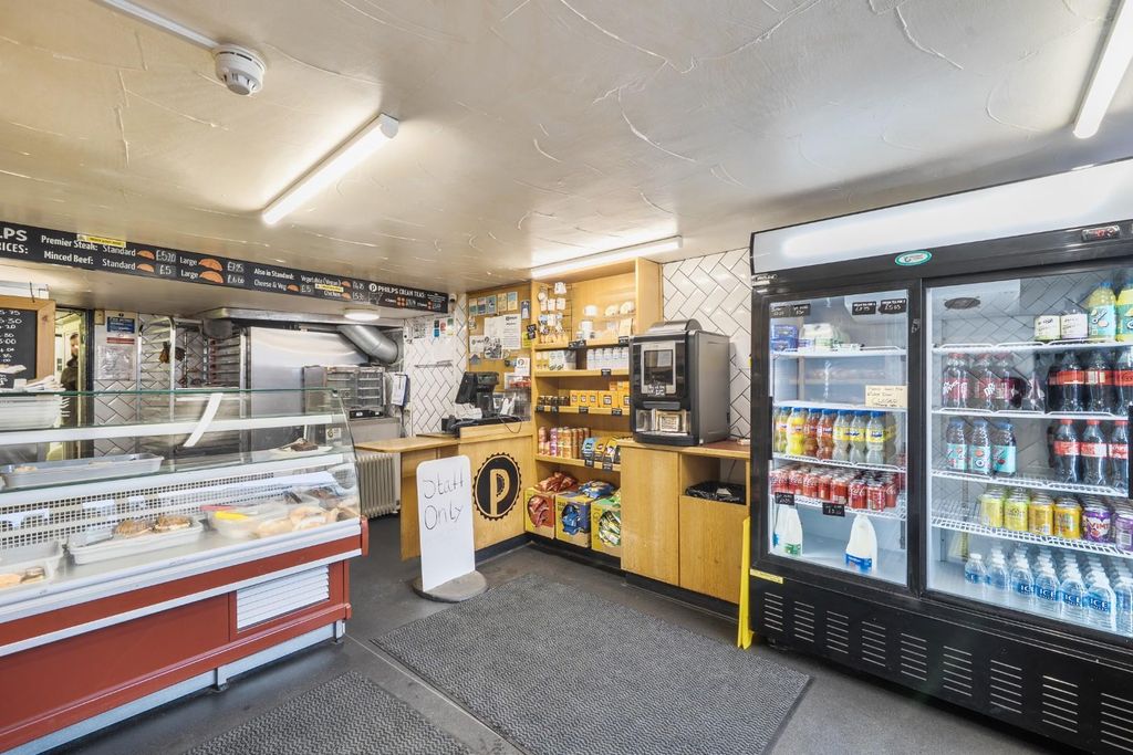Property photo 3 of 15 Commercial Unit