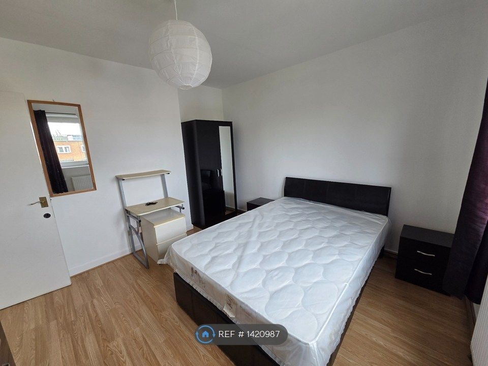 Property photo 2 of 18 Bedroom 1