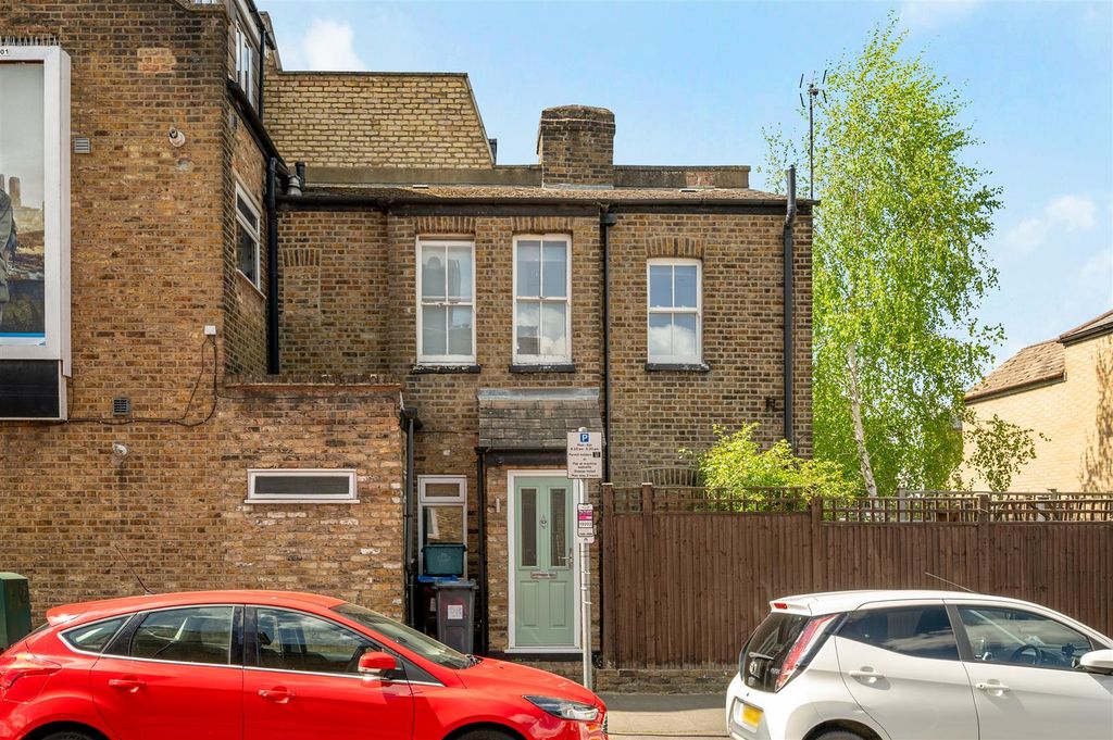 Property photo 1 of 8