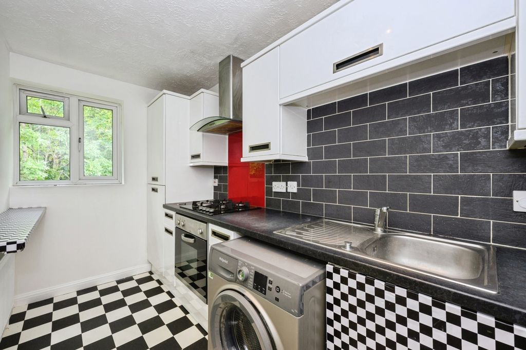 Property photo 2 of 16 Pbox-Img.Jpg