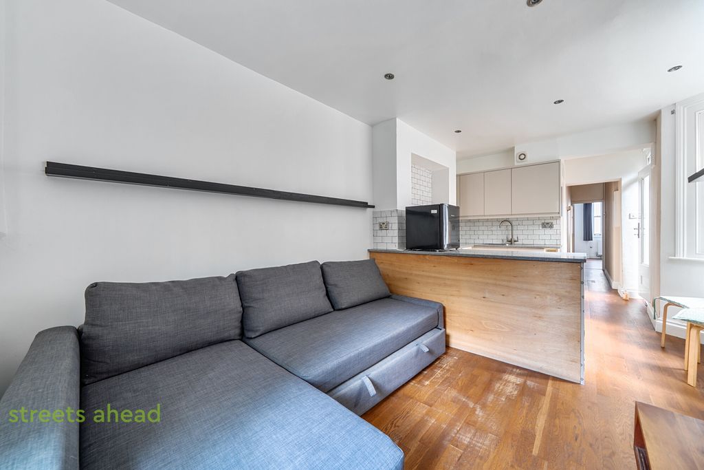 Property photo 3 of 18 833dc07B-64dc-46d...