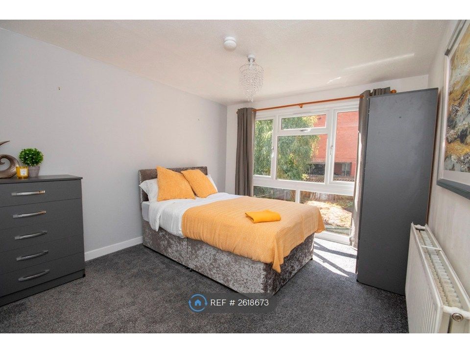 Property photo 2 of 32 Bedroom 2