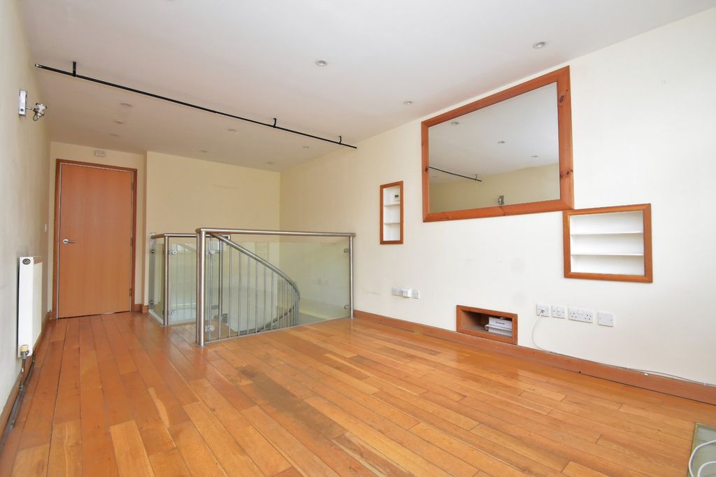 Property photo 3 of 12 Picture No. 13