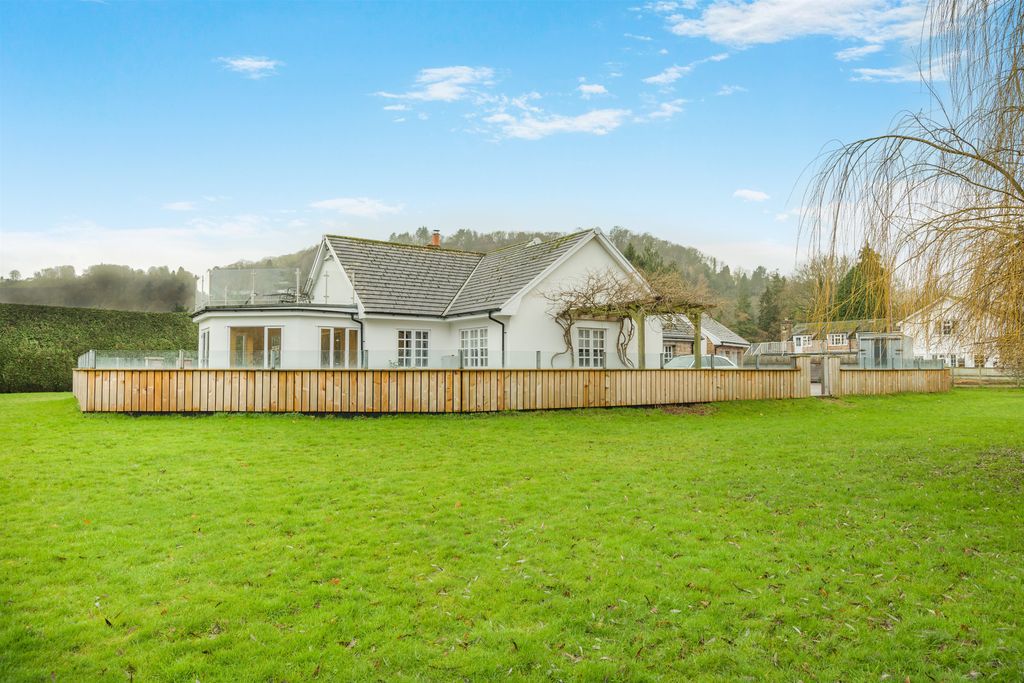 Property photo 1 of 43