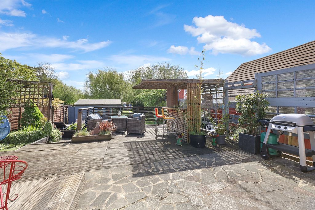 Property photo 2 of 20 Picture No. 12