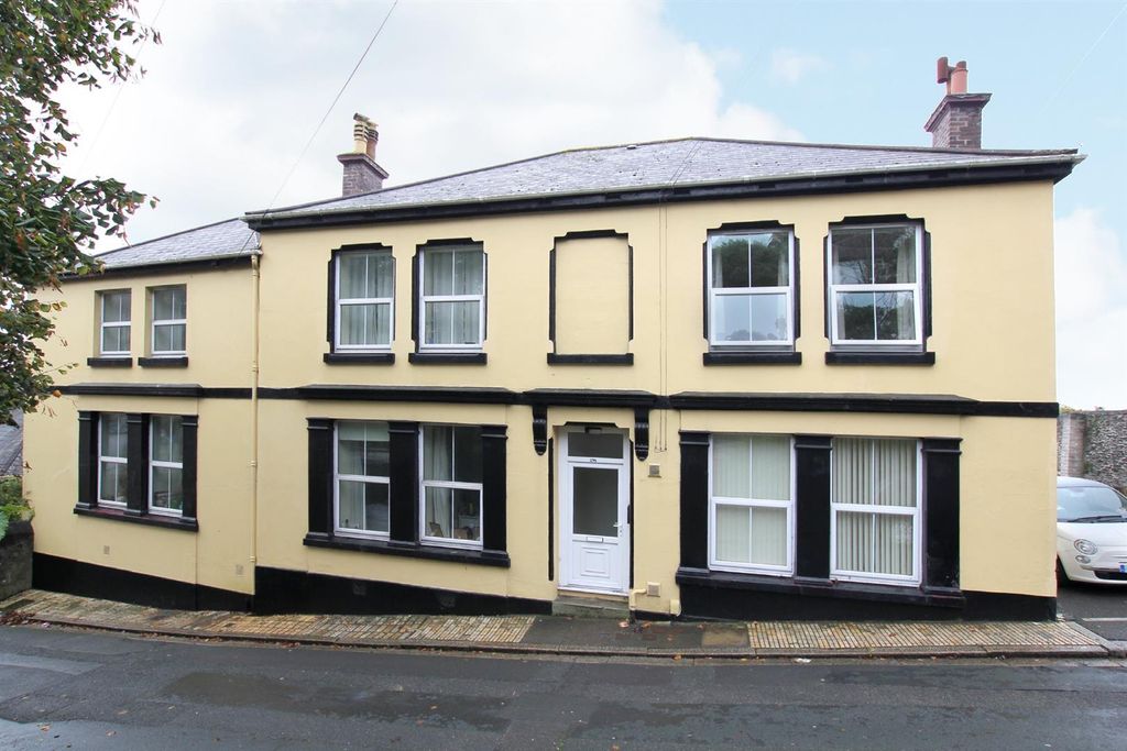 Property photo 1 of 7