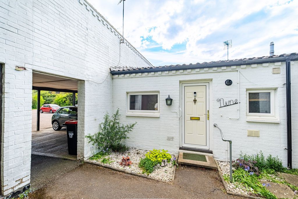 Property photo 2 of 21