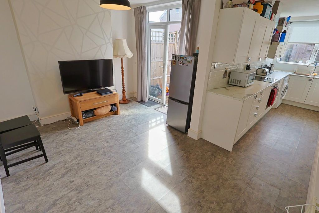 Property photo 2 of 14 Kitchen / Diner