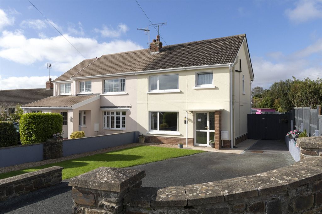 Property photo 1 of 43 Picture No. 27