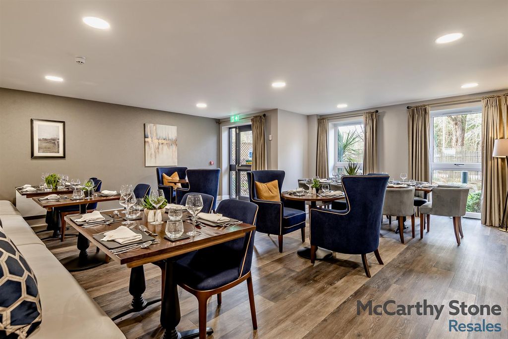 Property photo 2 of 11 8679105-Interior05-800.Jpg