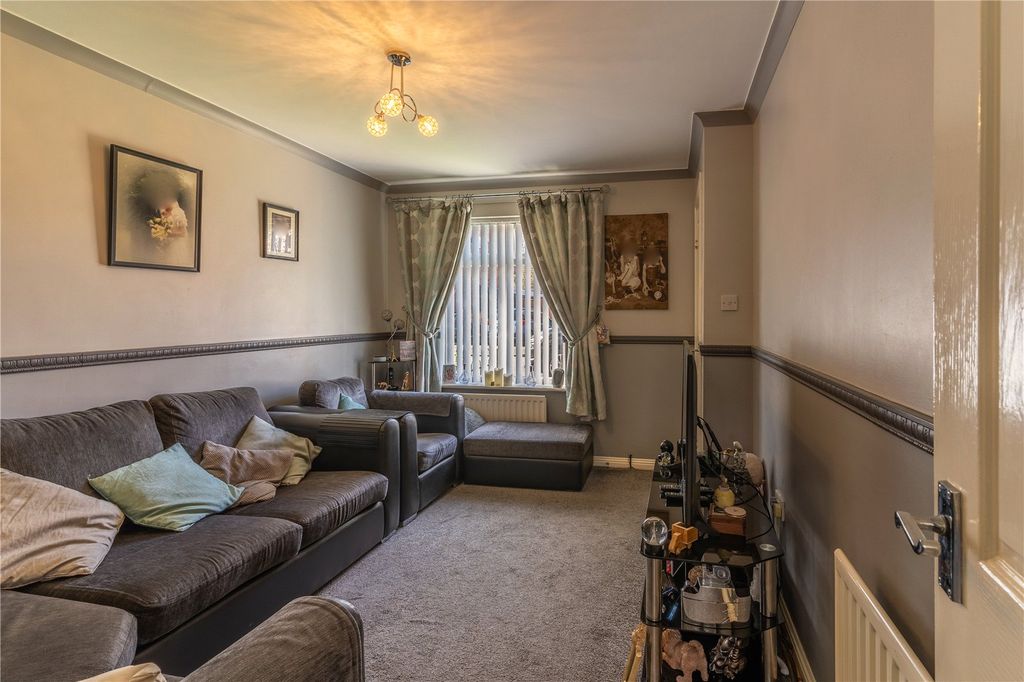 Property photo 2 of 23 Picture No. 19