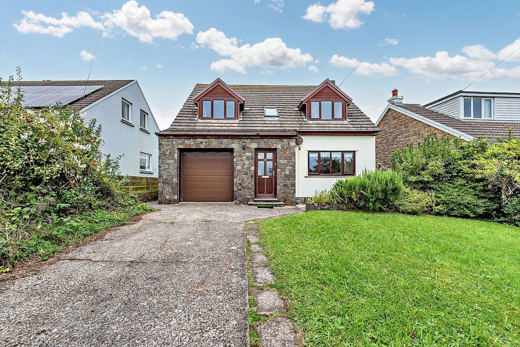 Property photo 3 of 41