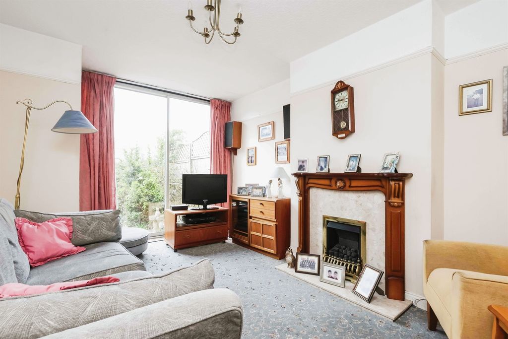 Property photo 2 of 17