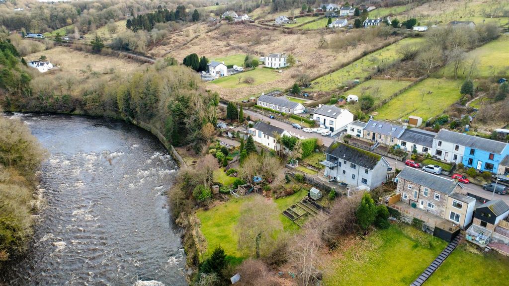 Property photo 3 of 23 Area