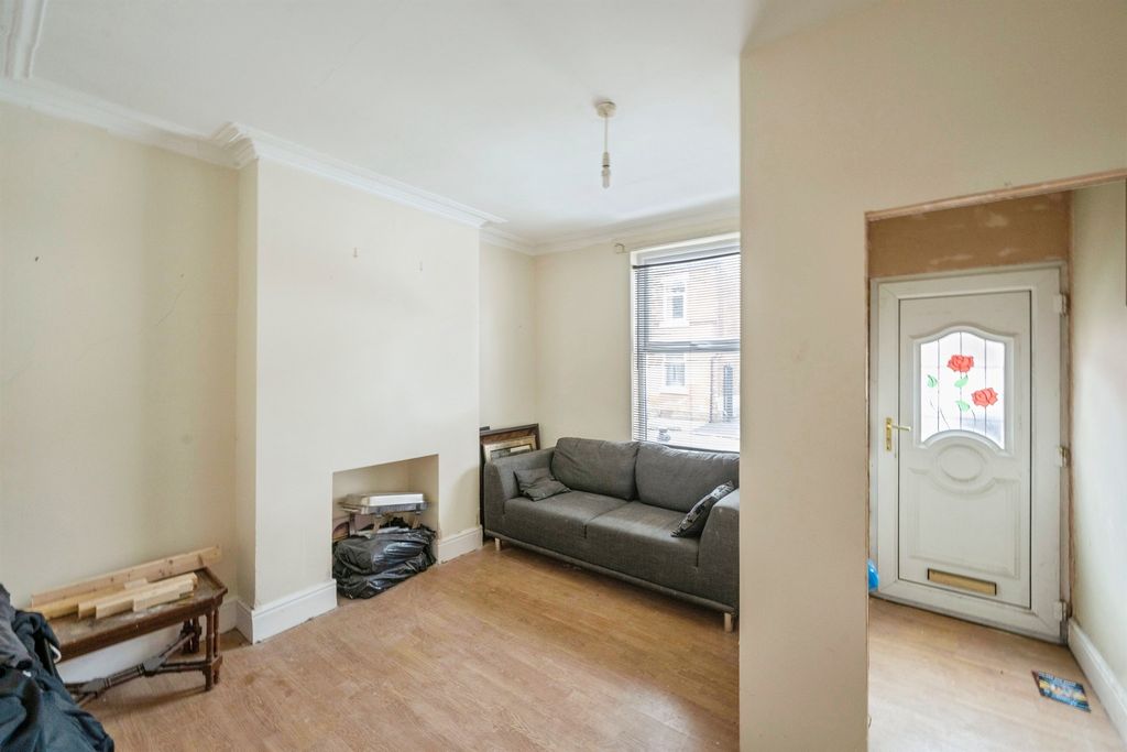 Property photo 2 of 9