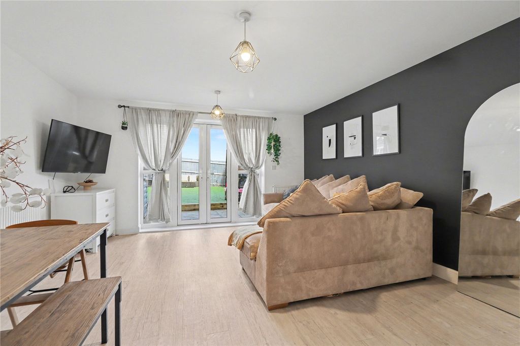 Property photo 3 of 13 Living / Dining Room