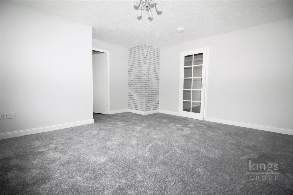 Property photo 3 of 8 S6J0Onflkuklkyyuenyjfw.Jpg
