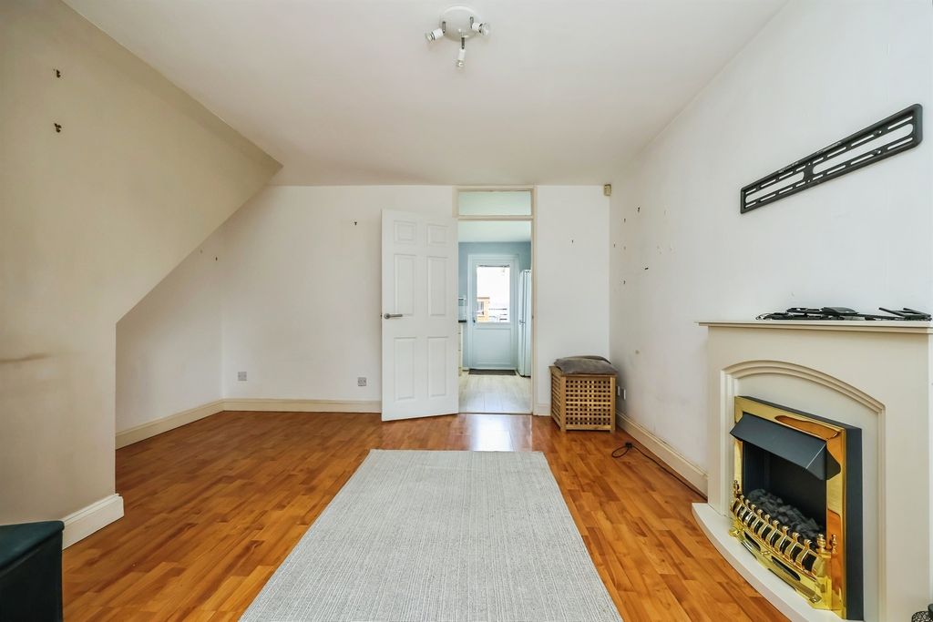 Property photo 2 of 19