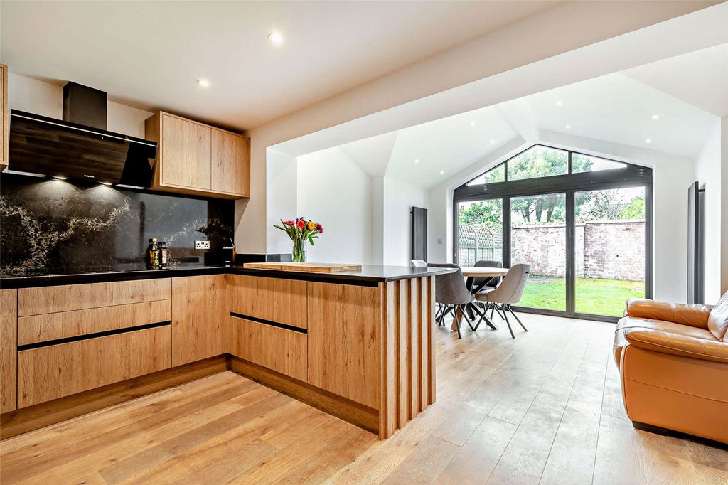 Property photo 1 of 22 Kitchen/Living/Diner