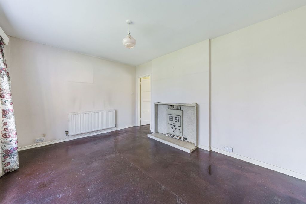 Property photo 2 of 21