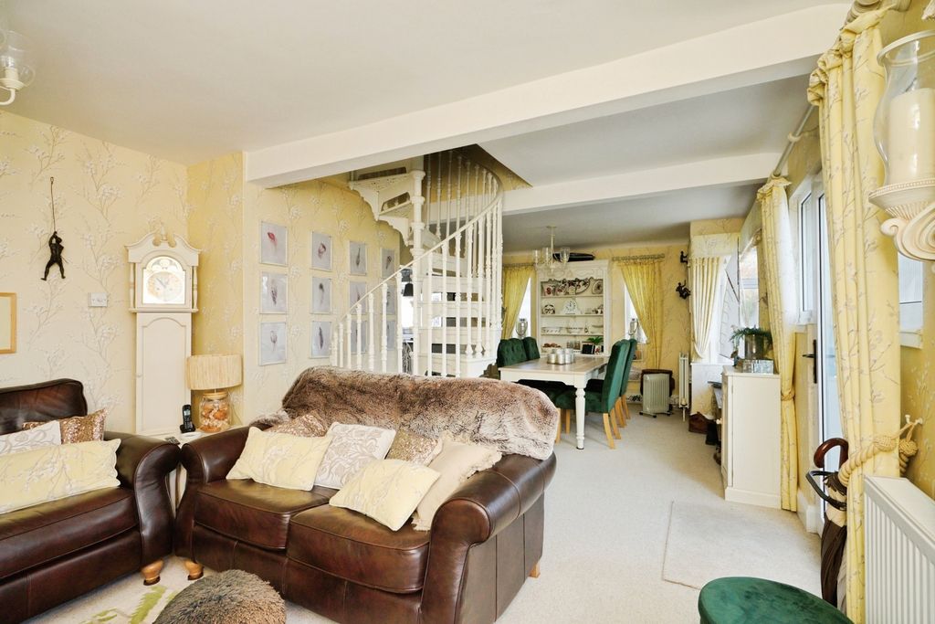 Property photo 2 of 13 Pbox-Img.Jpg