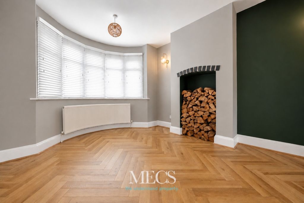 Property photo 2 of 19 4663303