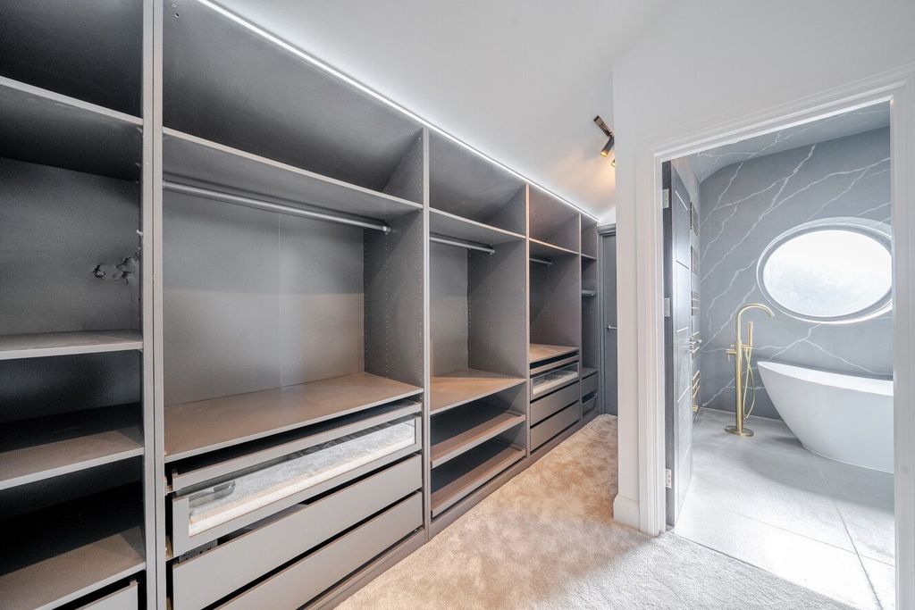 Property photo 3 of 13 Picture No. 08