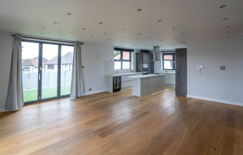 Property photo 2 of 18 Picture No. 12