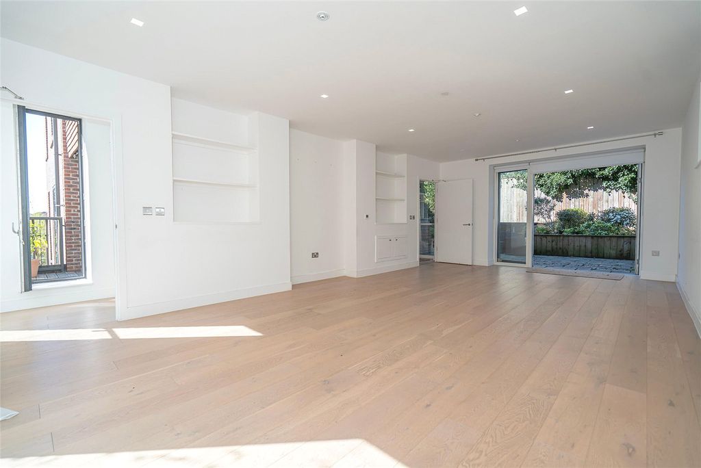Property photo 2 of 21 Reception 1 C