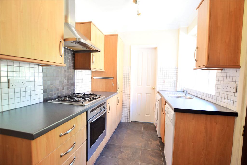 Property photo 3 of 8 Kitchen