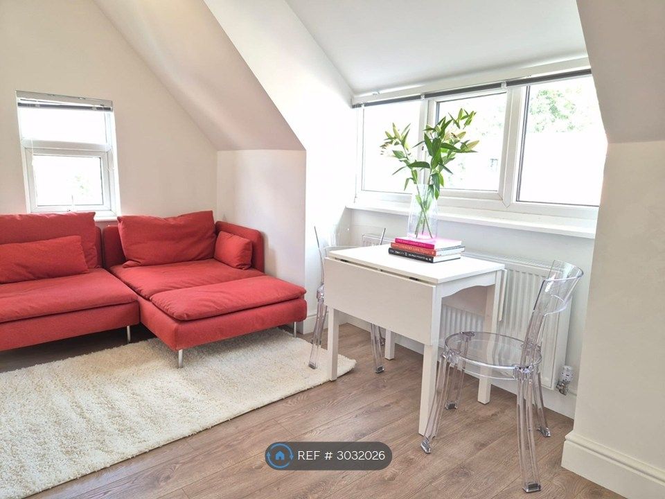 Property photo 1 of 11 Living Dining