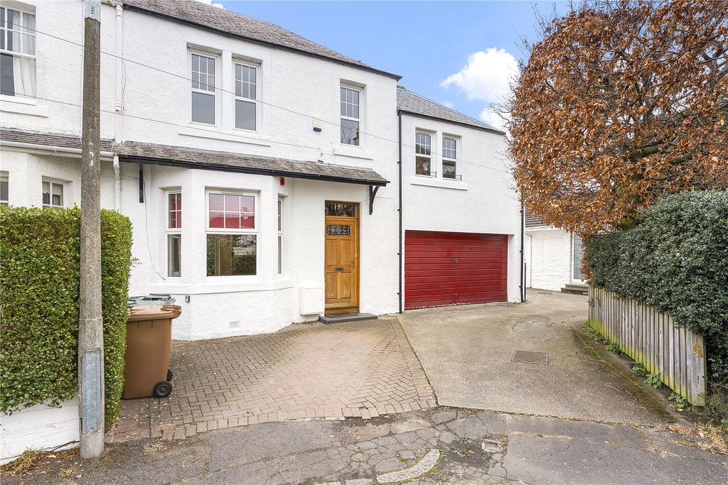 Property photo 1 of 33 9 Glebe Gardens