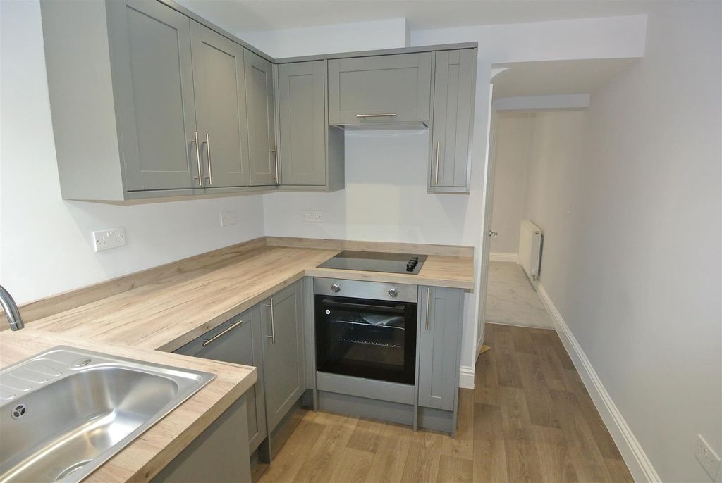 Property photo 2 of 15 Kitchen A.Jpg