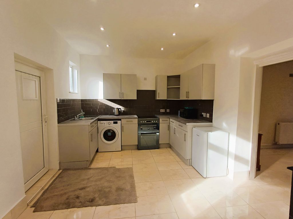 Property photo 2 of 15 Kitchen/Diner