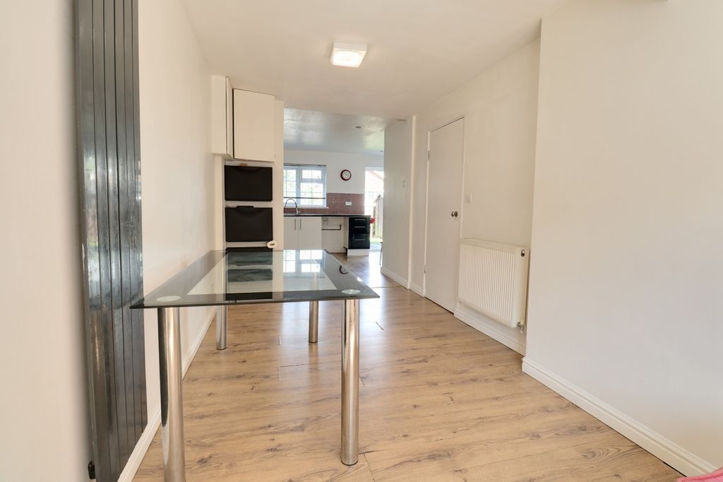 Property photo 3 of 20 5281362