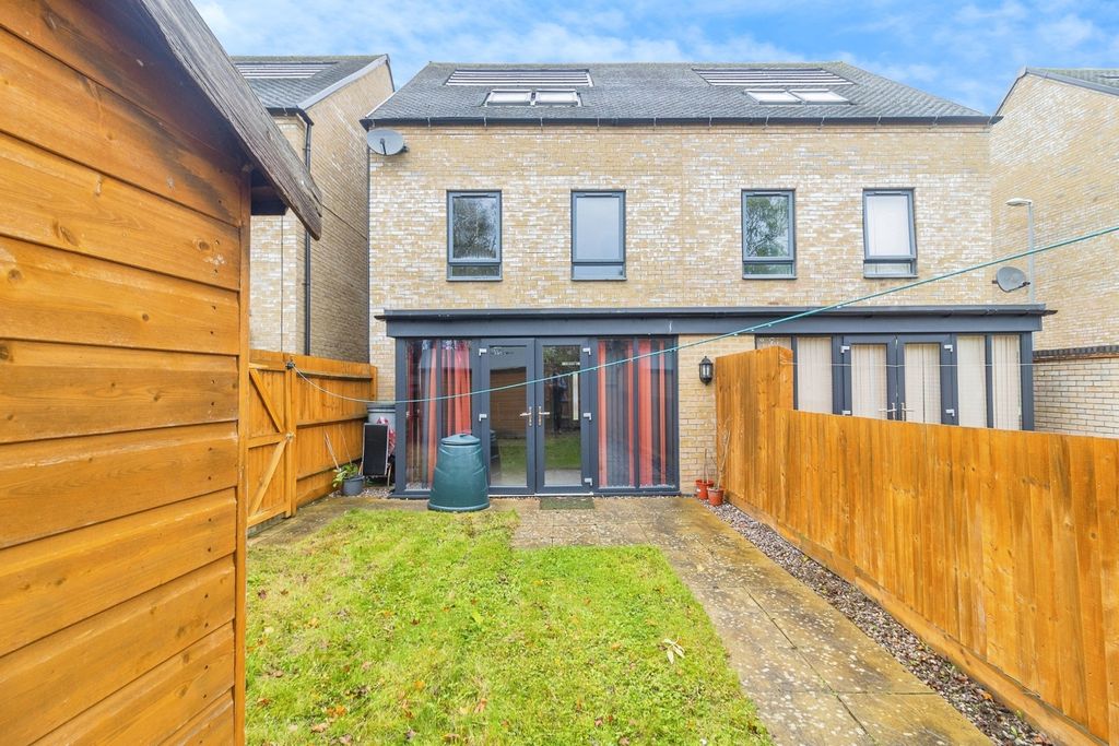 Property photo 2 of 17 Photo